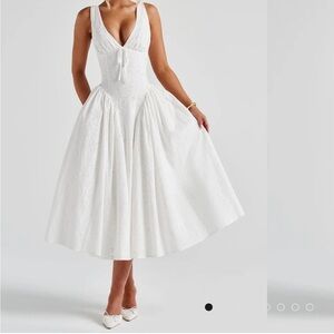 Elegant White Midi Dress with Deep V-Neck